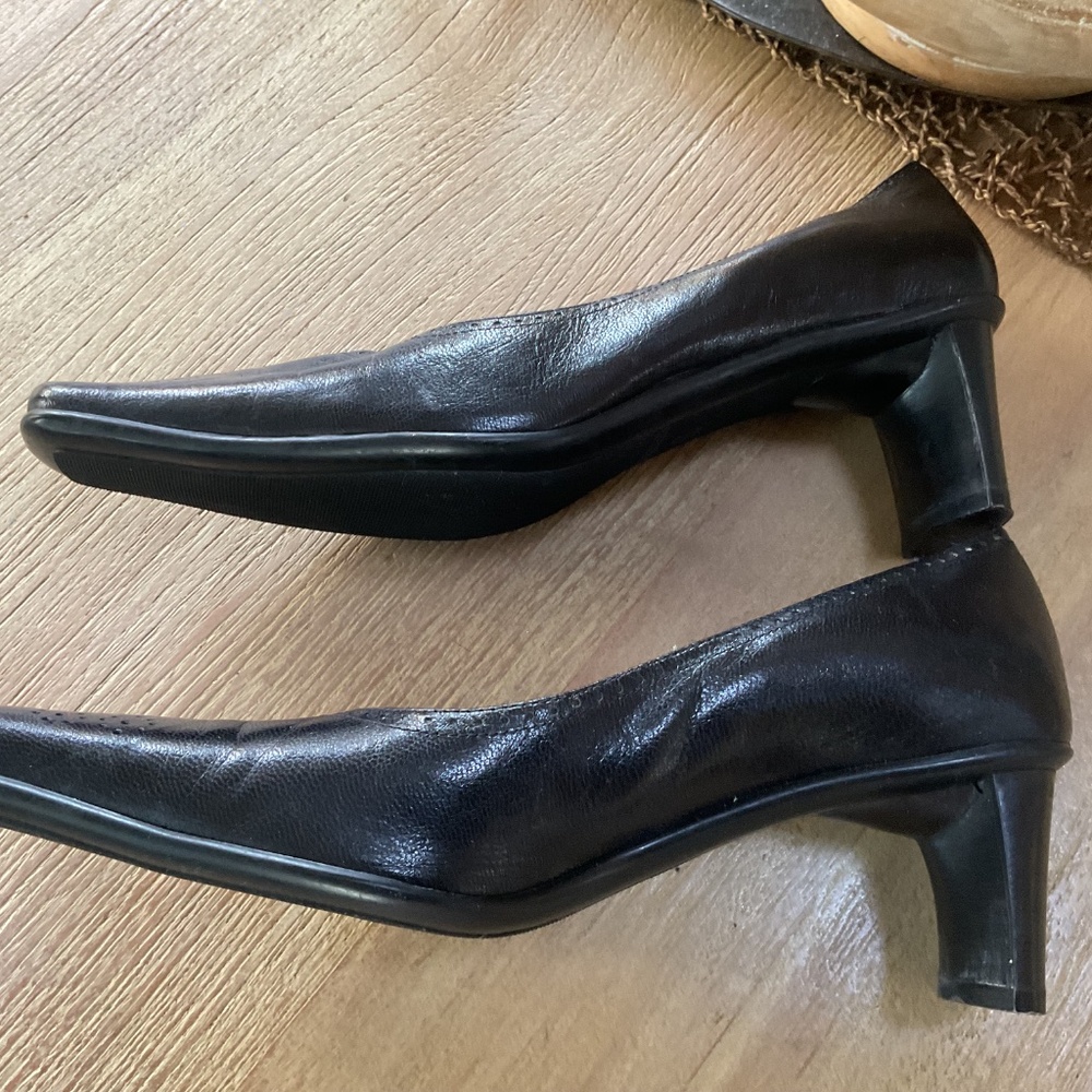 Paola Ferri Women’s Black Italian Leather  Pumps 38 (US 8) - Picture 4 of 12